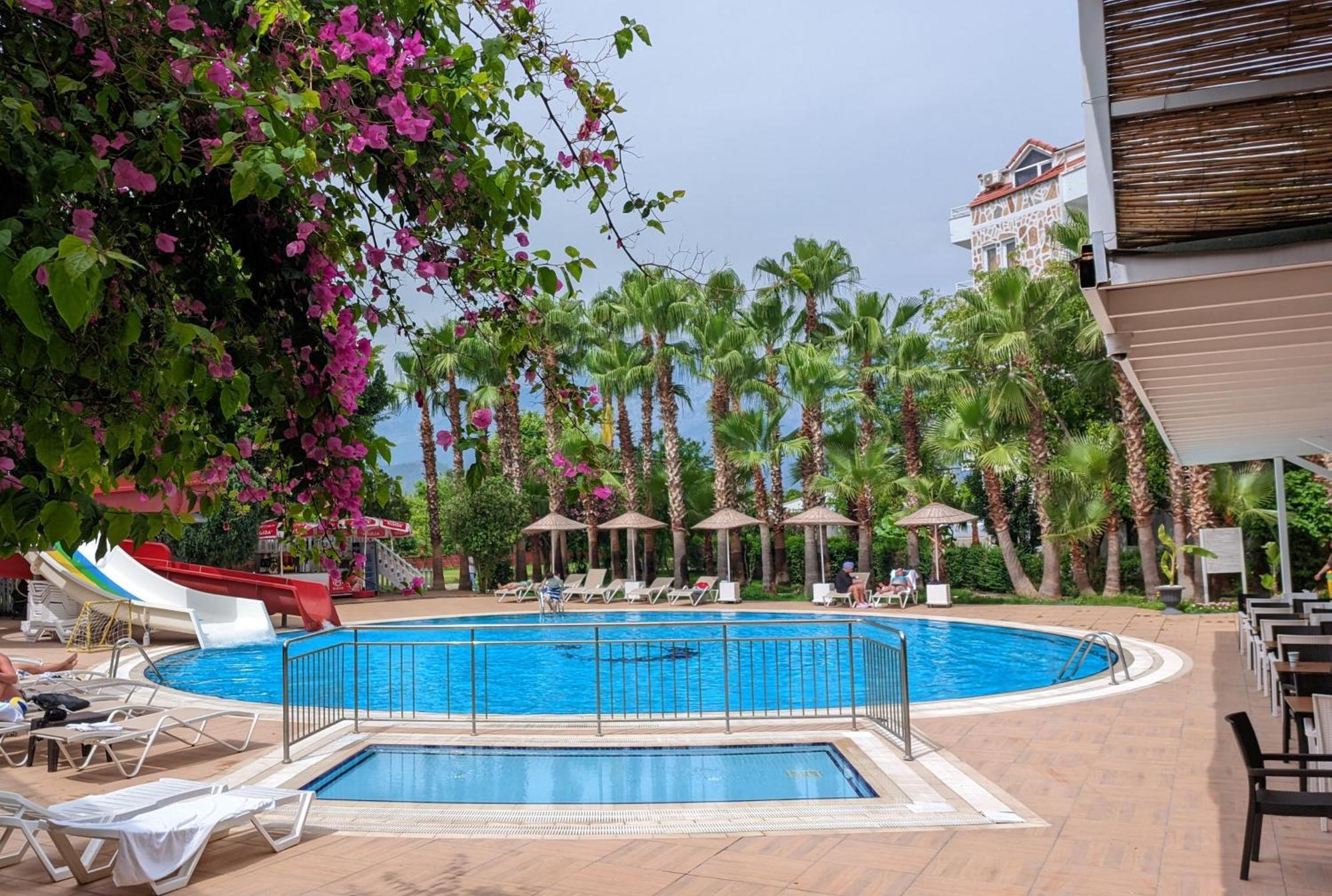 Uk Hotel Kiris Antalya Bagian luar foto