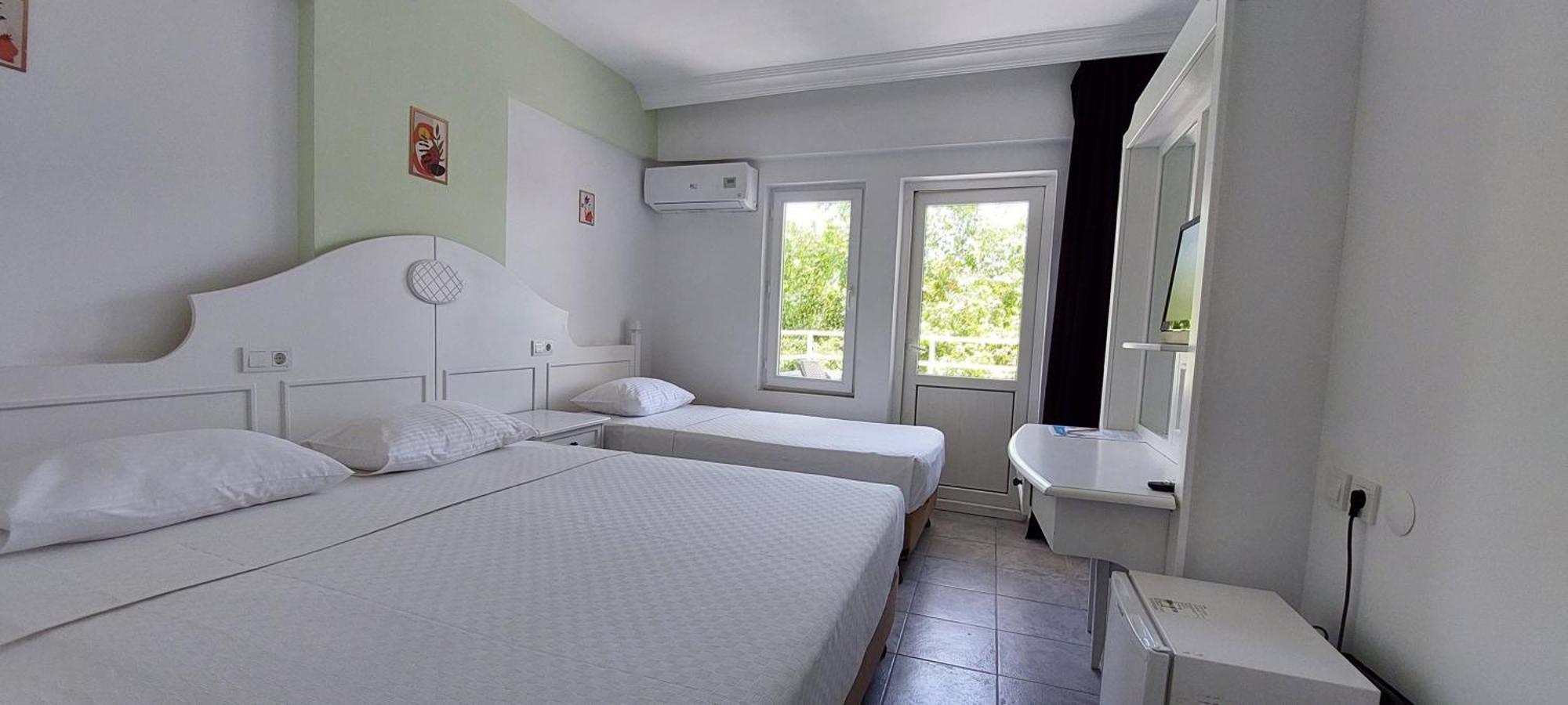 Uk Hotel Kiris Antalya Bagian luar foto