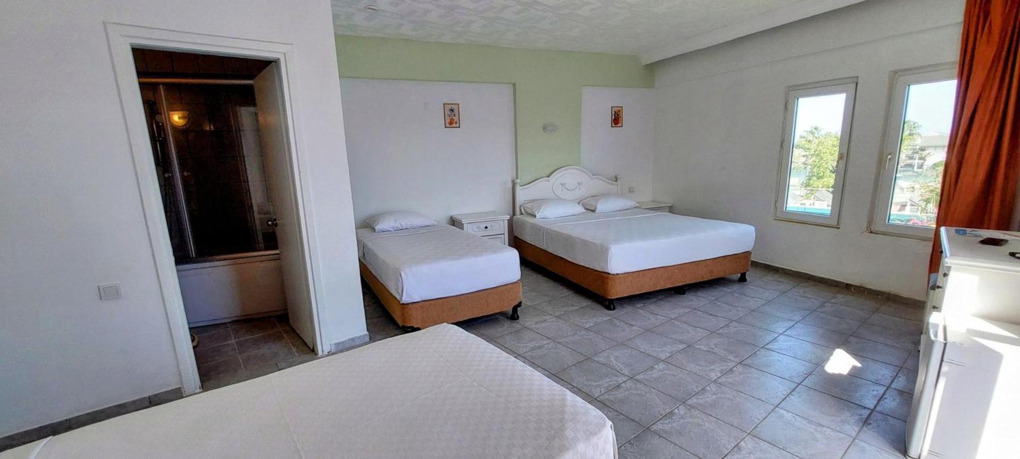Uk Hotel Kiris Antalya Bagian luar foto