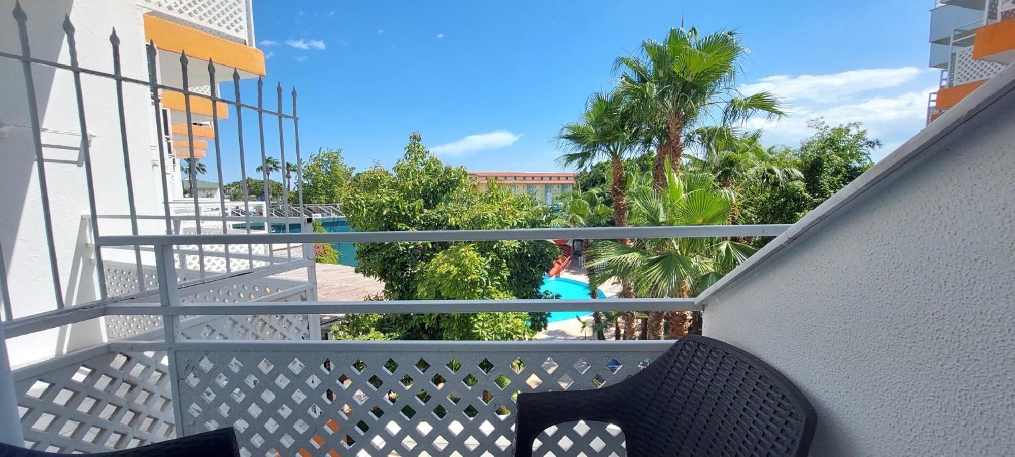Uk Hotel Kiris Antalya Bagian luar foto