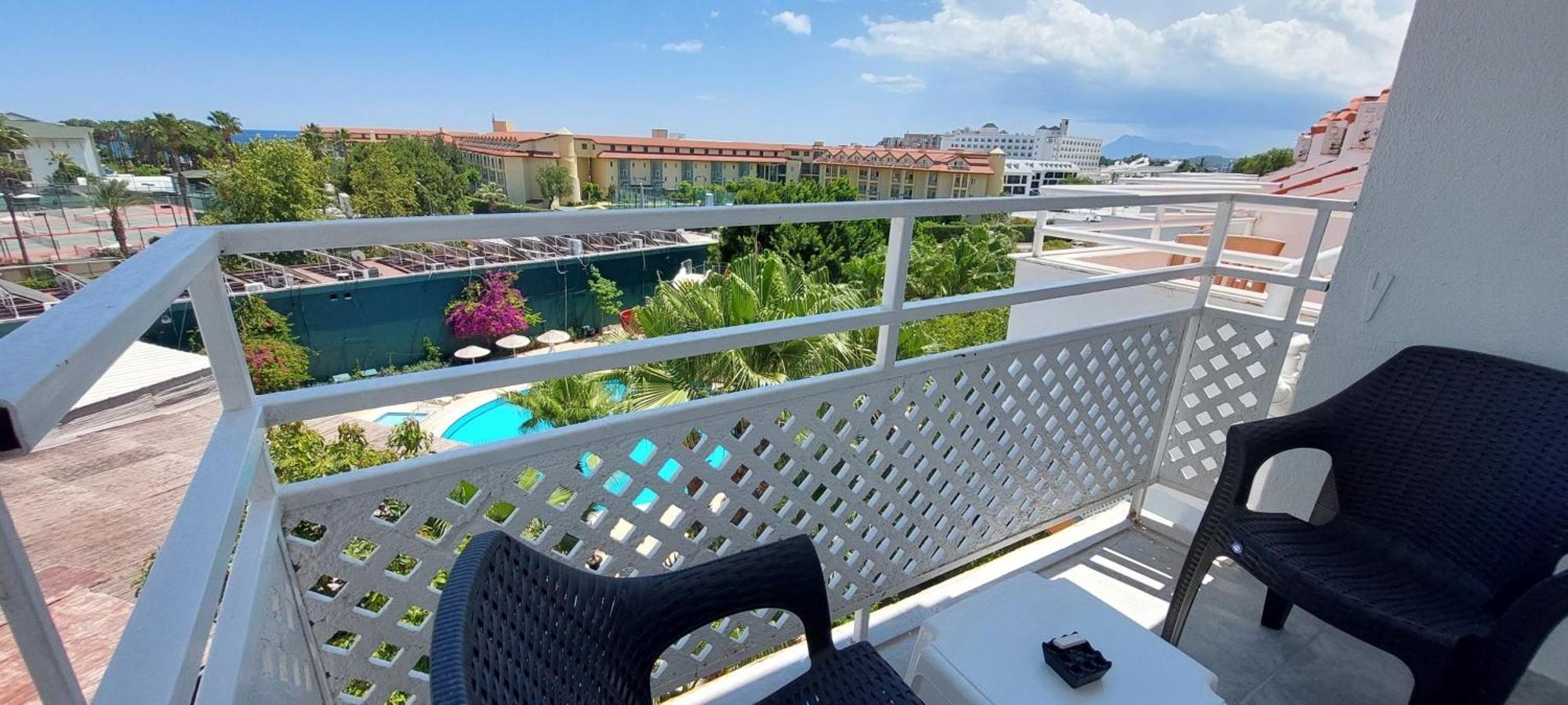 Uk Hotel Kiris Antalya Bagian luar foto